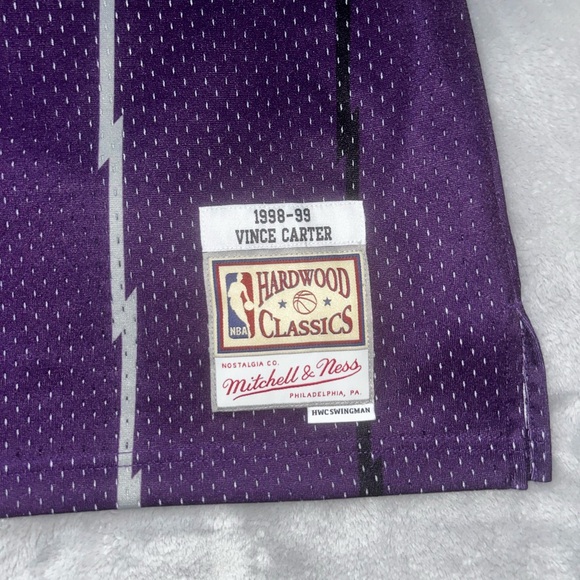 Mitchell & Ness Vince Carter Toronto Raptors 1998/99 Hardwood Classic Jersey - Picture 3 of 4